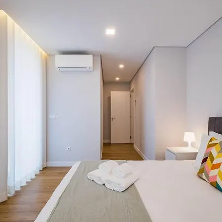 The Shoreline 2 * Parede