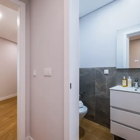 The Shoreline 2 Parede