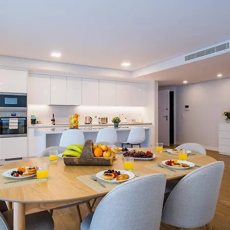 The Shoreline 2 * Parede