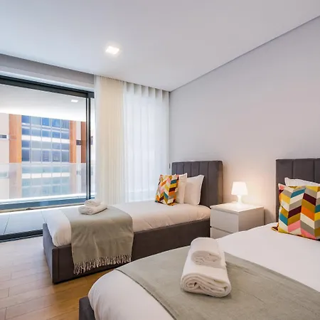 The Shoreline 2 * Parede